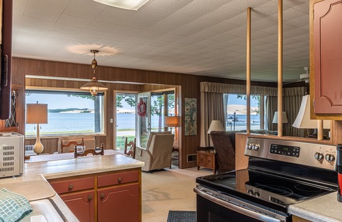 Silver Lake Cottage | Lake Haven Cottage .nLakefront with spectacular Silver Lake Sand Dune views.