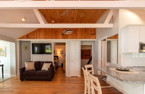 Hammondsport House | Lake Haven: Cozy Wine Trail Home with Bonus Suite