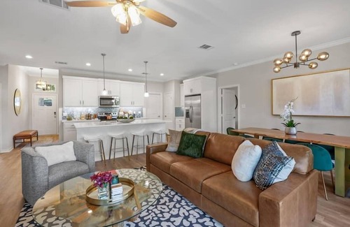 Gun Barrel City House | Lake Haven, Volleyball, Spa, Jet Ski, Boat Rental