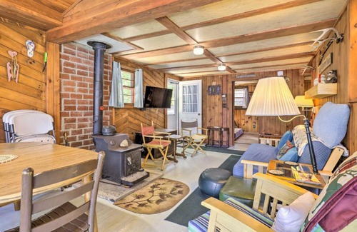 Sanbornton House | Lake Hermit Cabin with Kayaks and Paddleboards!