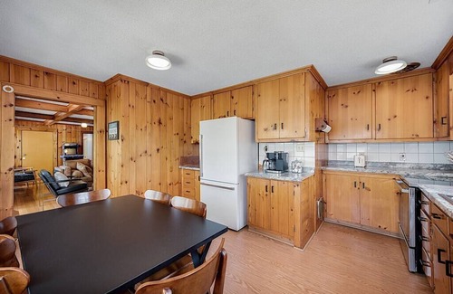 Hickory House | Lake Hickory Trio 3BR Blue Unit