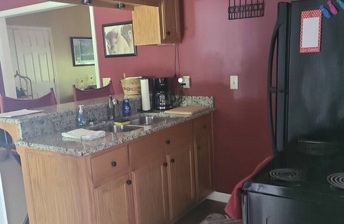 Scottsville House | Lake hideaway