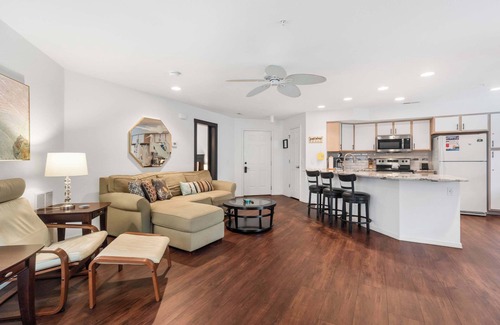 Kimberling City Condo | Lake Hideaway – Waterfront Condo w/Resort Perks!