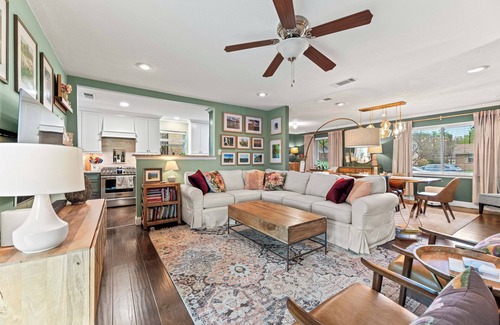 Lake Highlands House | Lake Highlands Haven: 3 Bedroom Home & Private Pool