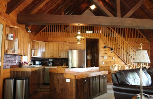 Garrison House | Lake Home/Cabin, 3 Bedrooms + Loft, 2 Bathrooms (Sleeps up to 10)