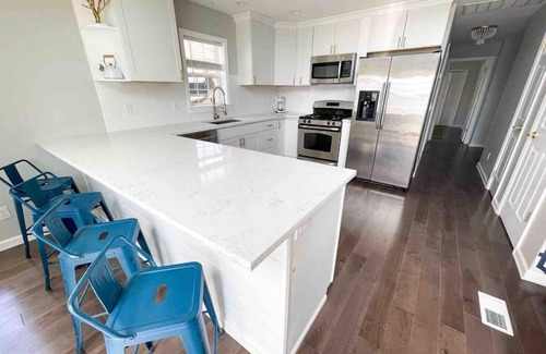 Stillwater Apartment | Lake home & cottage,mins to track & downtown
