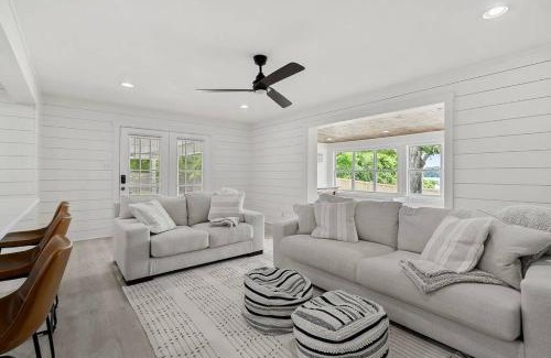 Winchester House | Lake Home, Dock, Fire Pit, Hot Tub, Game Room, Etc