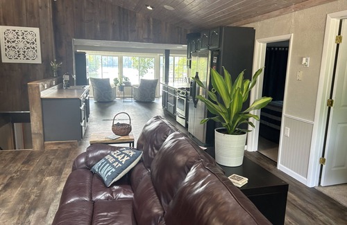 Pine River House | Lake Home-HUGE Sandy Beach Ski, swim, fish Full recreational lake