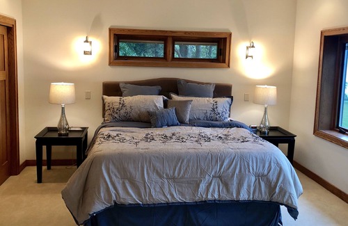 Ham Lake House | Lake home near downtown Mpls, Nat’l Sports Center/TPC Golf.