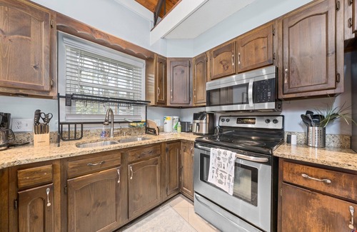 Bracey House | Lake Home on Lake Gaston!