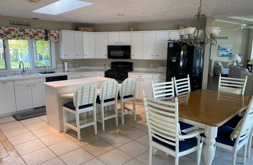 Sturgis House | Lake Home on Private Peninsula - 500+ ft of Waterfront