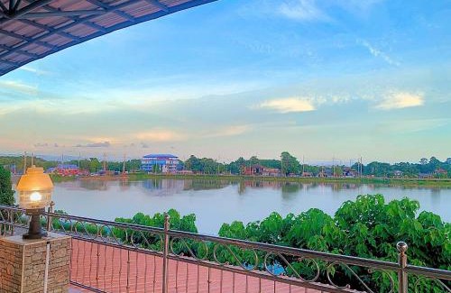 Trat House | Lake Home Trat