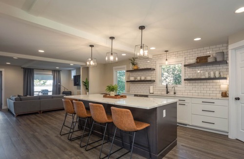 Alexandria House | Lake home with great views of Alexandria