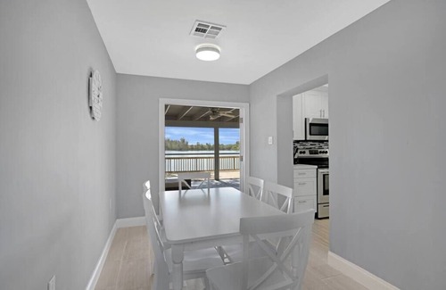 Davie Villa | Lake House 1 in Davie