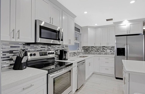 Davie Villa | Lake House 1 in Davie
