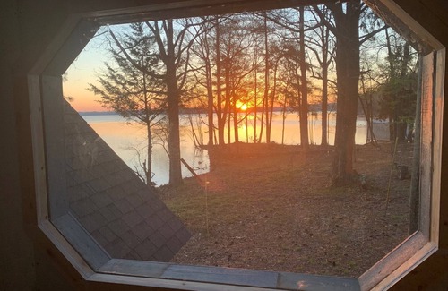 Perryville House | Lake house, amazing view, hot tub
