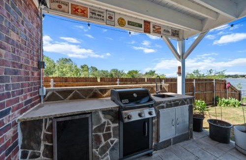 Tarrant County House | Lake House - Amazing Views & Pool Lake Arlington