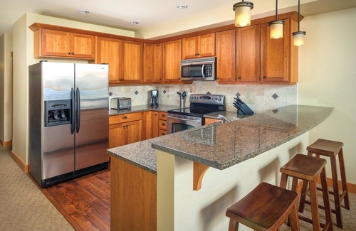 Chelan House | Lake House at Chelan Resort Condo Fantastic 3BR sleeps8!