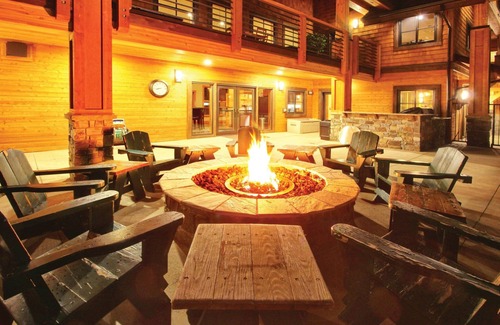 Chelan House | Lake House at Chelan Resort Condo Fantastic 3BR sleeps8!