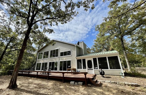 Quinlan House | Lake House - Boat Slip - Swim Area - Lake Tawakoni - Fishing - Private