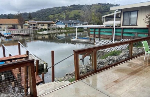Clear Lake House | Lake house bungalow!