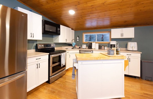 Unorganized Thunder Bay District House | Lake House
