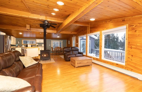 Unorganized Thunder Bay District House | Lake House