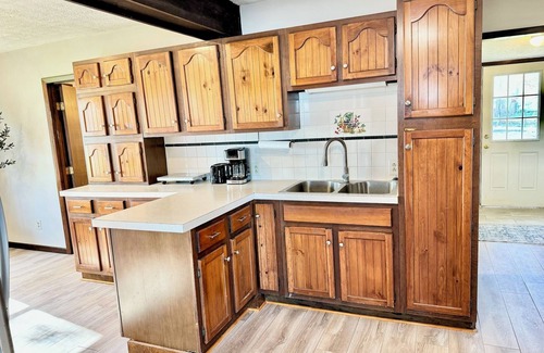 Lakeview House | Lake House Cottage w/Breathtaking Views!