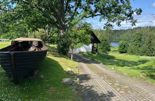 Rubene House | Lake House Denderi