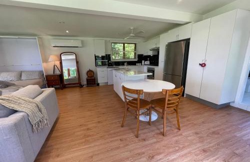 Brightwaters House | Lake House Escape - Lake Front Couples Retreat!