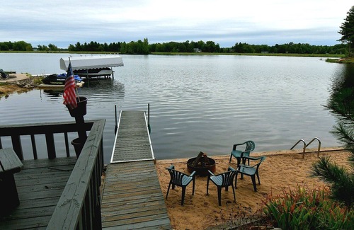 Gladwin Cottage | Lake House Escape