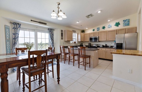 Lake Placid House | LAKE HOUSE FAMILY VACATION RETREAT, w/water toys sleeps 16 and RACE Ready