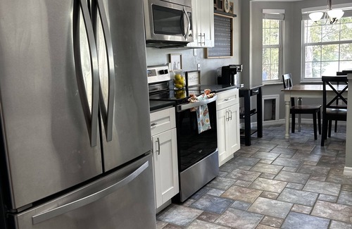 DeBary House | Lake house getaway close to theme parks and beaches