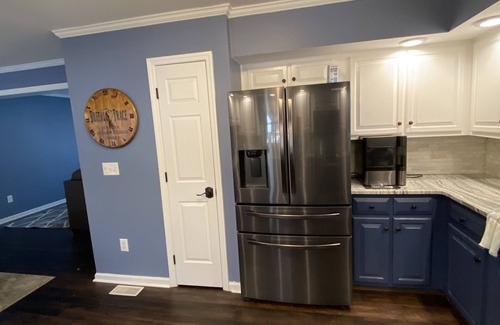Henrico House | Lake House home year round with all of the amenities. Pos avail Pontoon boat.