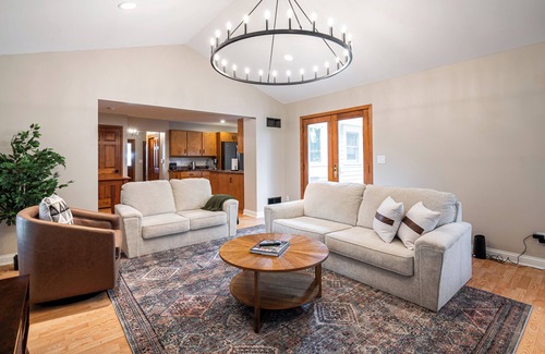 Muskego House | Lake House in Muskego - Welcome to Laurel House