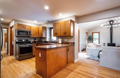 Muskego House | Lake House in Muskego - Welcome to Laurel House