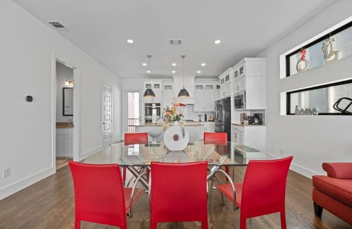 Rowlett House | Lake house in Rowllet