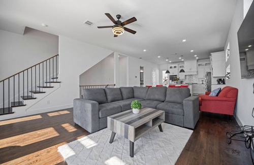 Rowlett House | Lake house in Rowllet