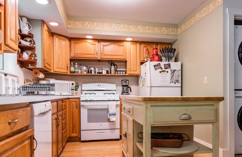 Laporte House | "Lake House" is conveniently located across from Lake Mokoma beach house