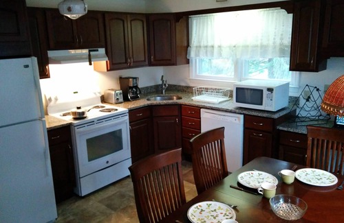 Southold House | Lake House Located Near North Fork Wineries