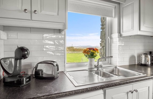 Ballyconneely Ski Chalet | Lake House Mannin, holiday maker’s paradise