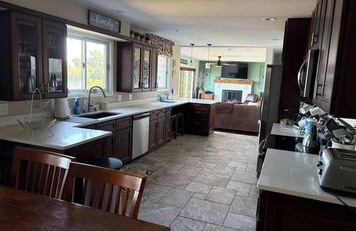 Plattsburgh House | Lake House Memories is 6-bedroom, 4 1/2 Bath; on Lake Champlain