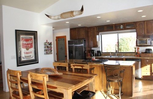 Clifton House | LAKE HOUSE on Colorado River, Friendly ANIMALS, BEACH, Wine country, VIEWS