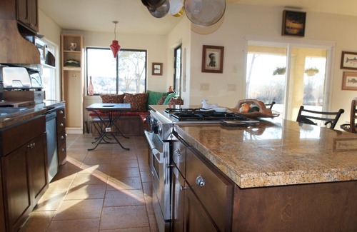 Clifton House | LAKE HOUSE on Colorado River, Friendly ANIMALS, BEACH, Wine country, VIEWS