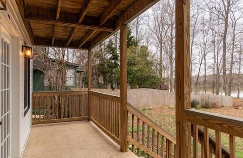 Burlington House | Lake House on Hickory Nut Point