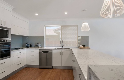 Pelican Waters House | Lake House On Magellan 58 Ramsay Crescent