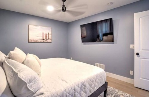 Pinckney House | Lake house on Portage Chain of lakes with paddle boards and kayaks!