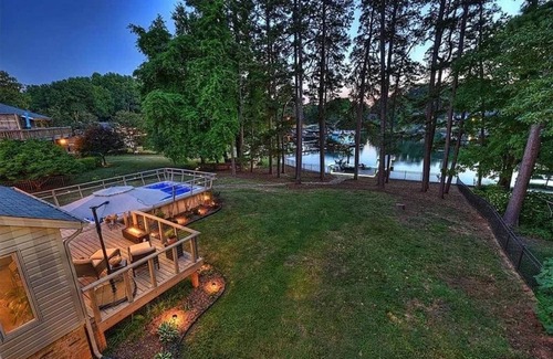 Huntersville House | Lake House on the shores of Lake Norman