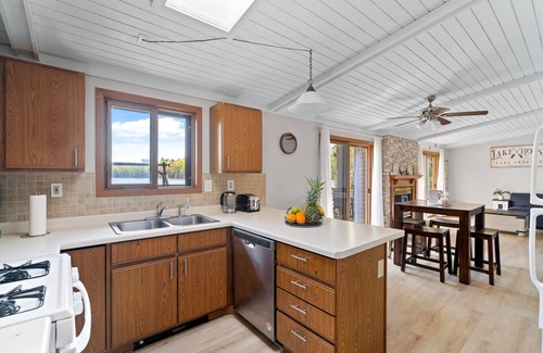 Eagle River House | Lake House&Pet-Friendly&Trail Access&WIFI