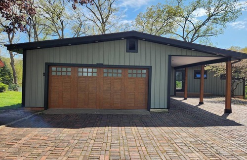 Coldwater House | Lake House Rental - NR Pontoon Optional